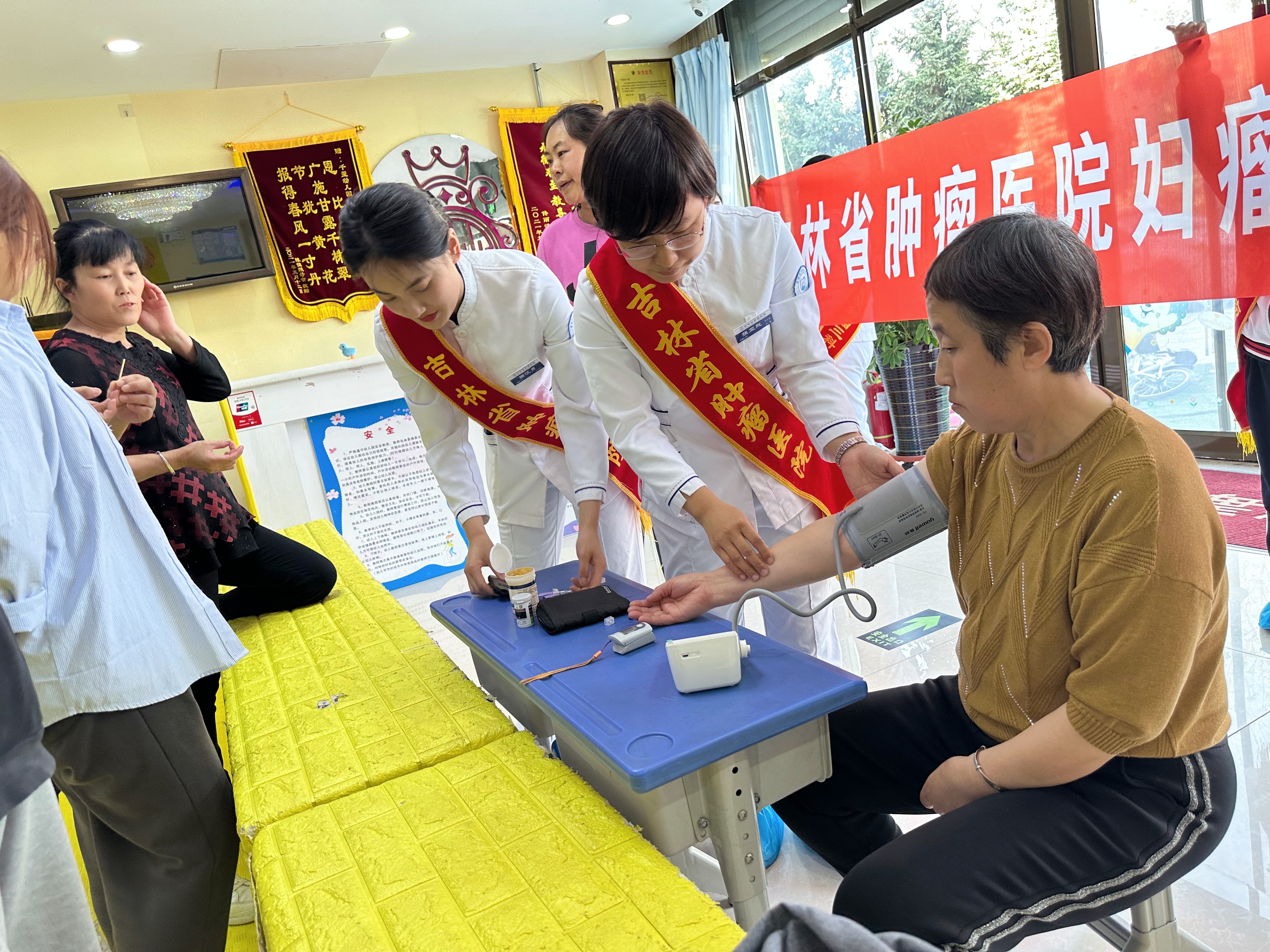 3c8300d1622bfe67bbd96015a8303f2d.jpg e8447b15fd8e15538878970a5ce4d4f.jpg